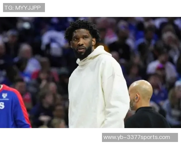 恩比德背打里夫斯巧妙转身却错失关键跳投遗憾未能得分