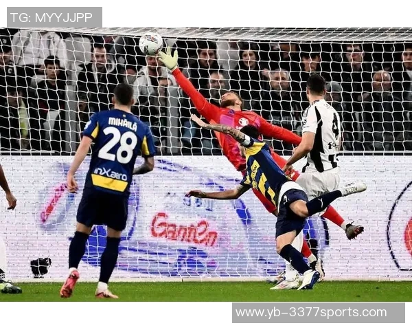 戴维近距离射门遭封堵麦肯尼头球抢点再遭扑救无缘进球